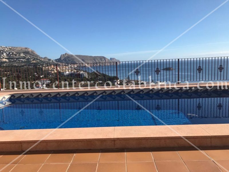 REF: V049 Luxe villa in mediterrane stijl met een indrukwekkend uitzicht op zee