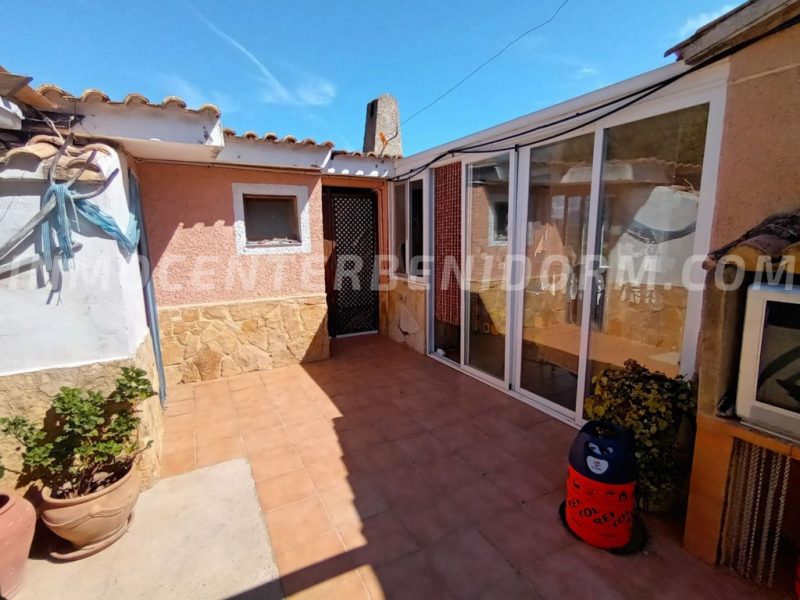 REF: 070 Villa with pool in Polop