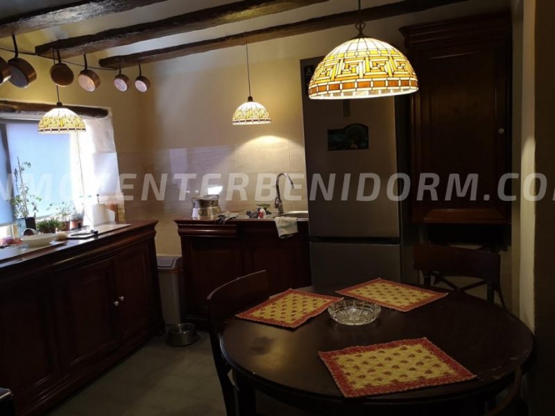 REF: C078 Authentic town house in the center of Castalla