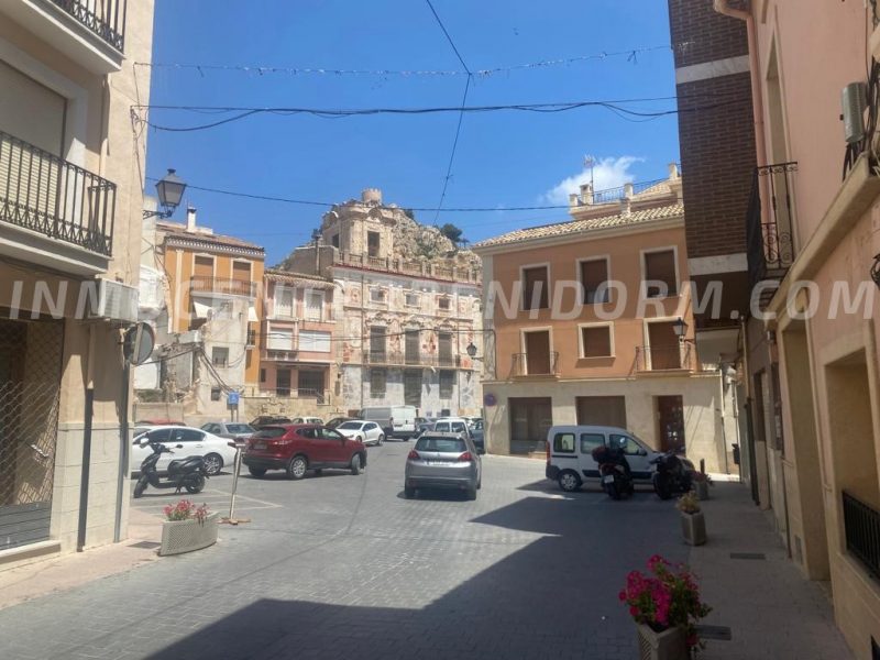 REF: C078 Authentic town house in the center of Castalla