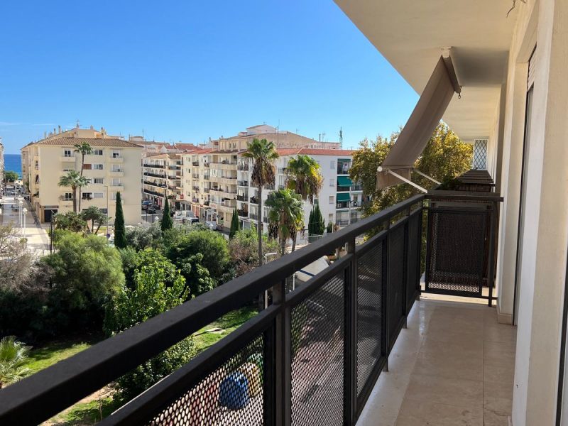 REF: A129 Apartamento en la Plaza de la Pau Altea