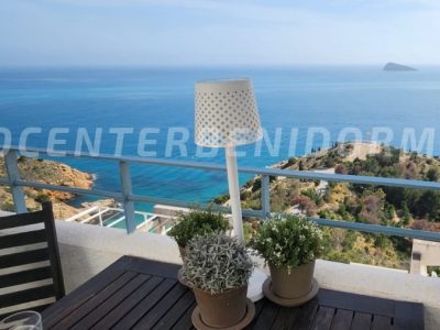 REF: A-132 Penthouse duplex met spectaculair zee en berg zicht.