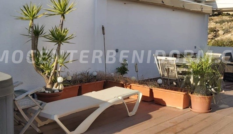 REF: A-132 Penthouse duplex met spectaculair zee en berg zicht.