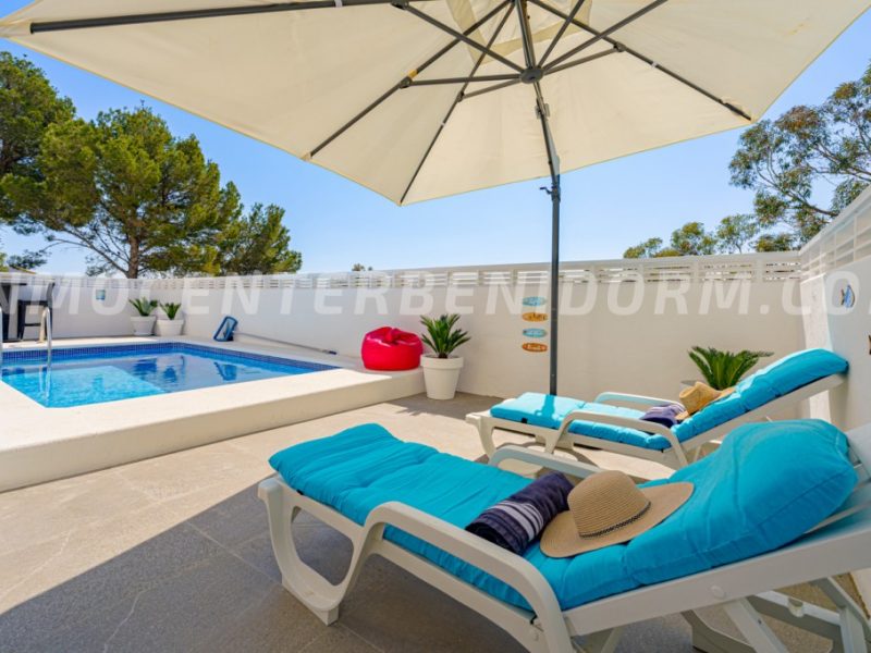 REF V137 Preciosa villa independiente de estilo moderno con impresionantes vistas al mar
