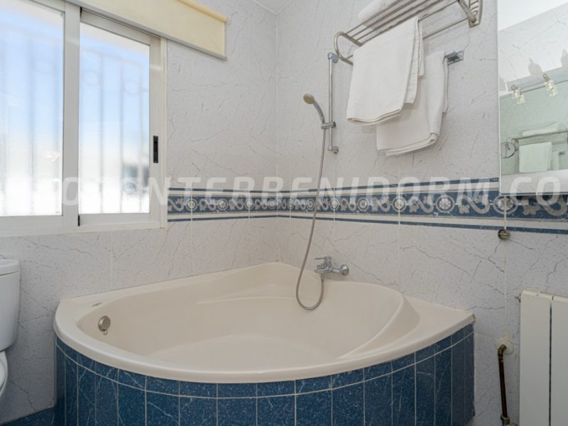 REF V137 Preciosa villa independiente de estilo moderno con impresionantes vistas al mar