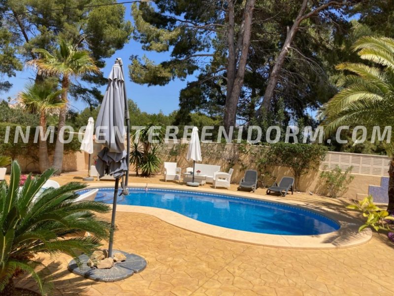 REF V 135 Lovely detached villa with sea views