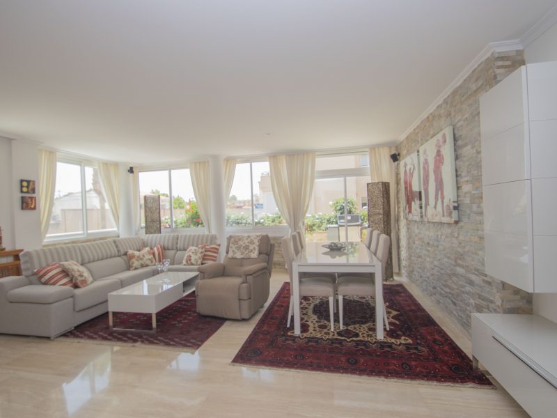 REF A136 Bright apartment in Albir