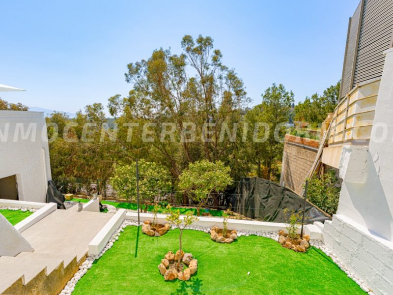 REF V137 Stunning modern detached villa with breathtaking sea views
