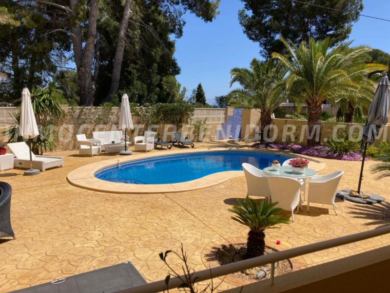 Preciosa villa independiente con vistas al mar
