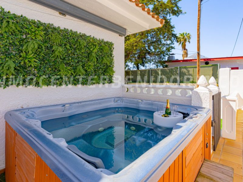 REF V137 Stunning modern detached villa with breathtaking sea views