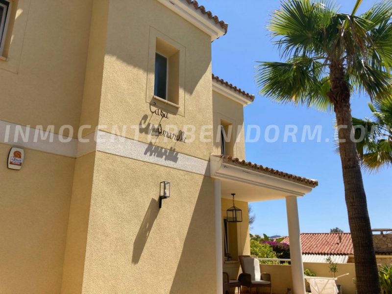 REF V 135 Lovely detached villa with sea views