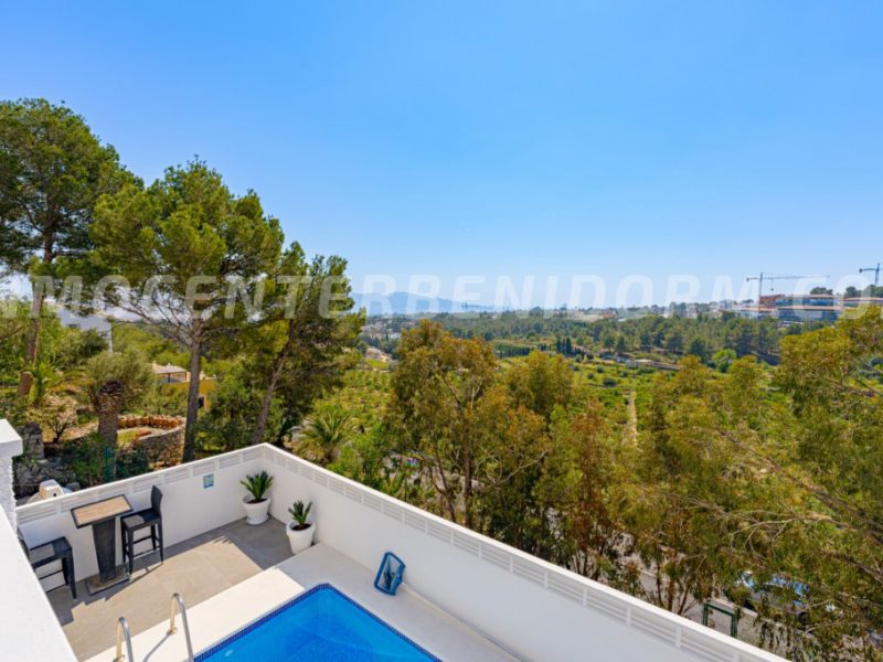 REF V137 Preciosa villa independiente de estilo moderno con impresionantes vistas al mar