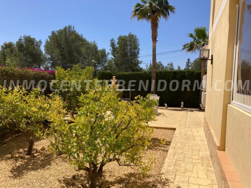 REF V 135 Lovely detached villa with sea views
