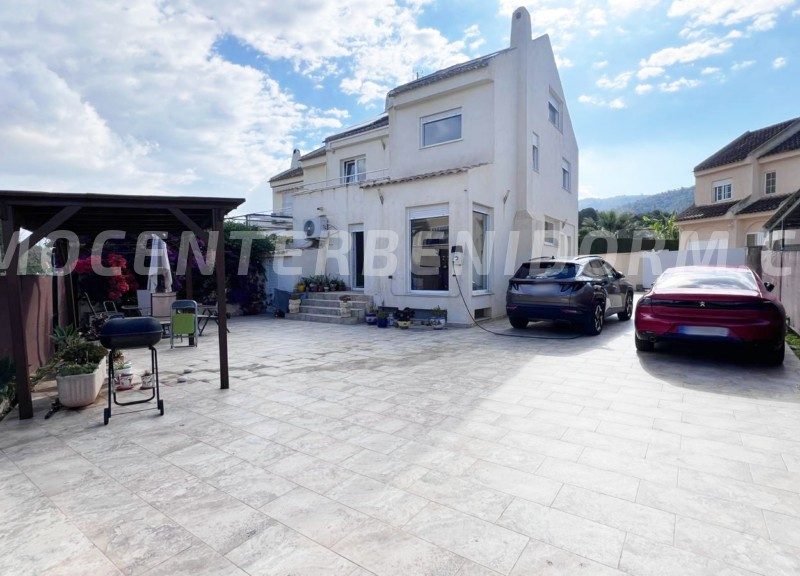 REF: V142 Luxury Semi-detached Villa in Rincón de Loix, Benidorm