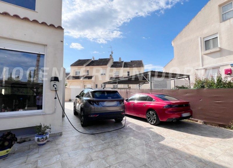 REF: V142 Luxury Semi-detached Villa in Rincón de Loix, Benidorm