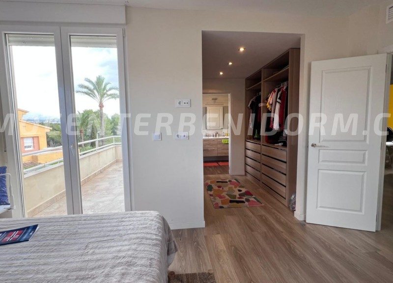 REF: V142 Luxe Twee-onder-een-kap Villa in Rincón de Loix, Benidorm