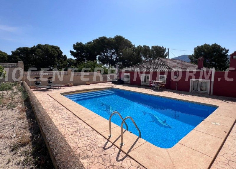 REF: V143 Detached Country House in Benidorm