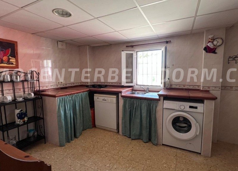 REF: V143 Vrijstaand Landhuis in Benidorm