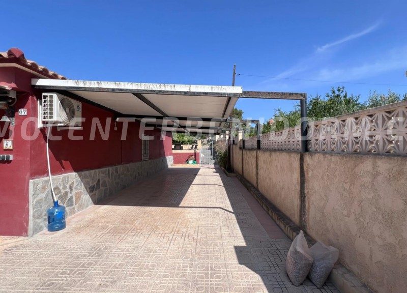 REF: V143 Vrijstaand Landhuis in Benidorm