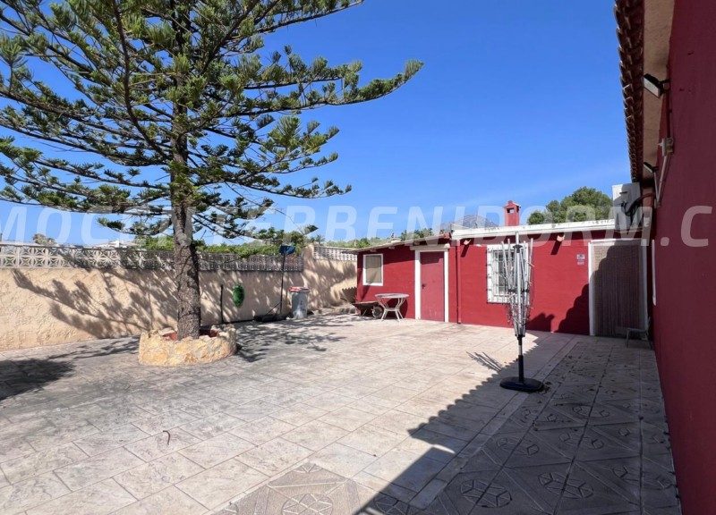 REF: V143 Detached Country House in Benidorm